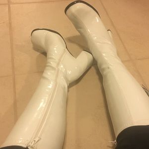 Ellie White Gogo Boots